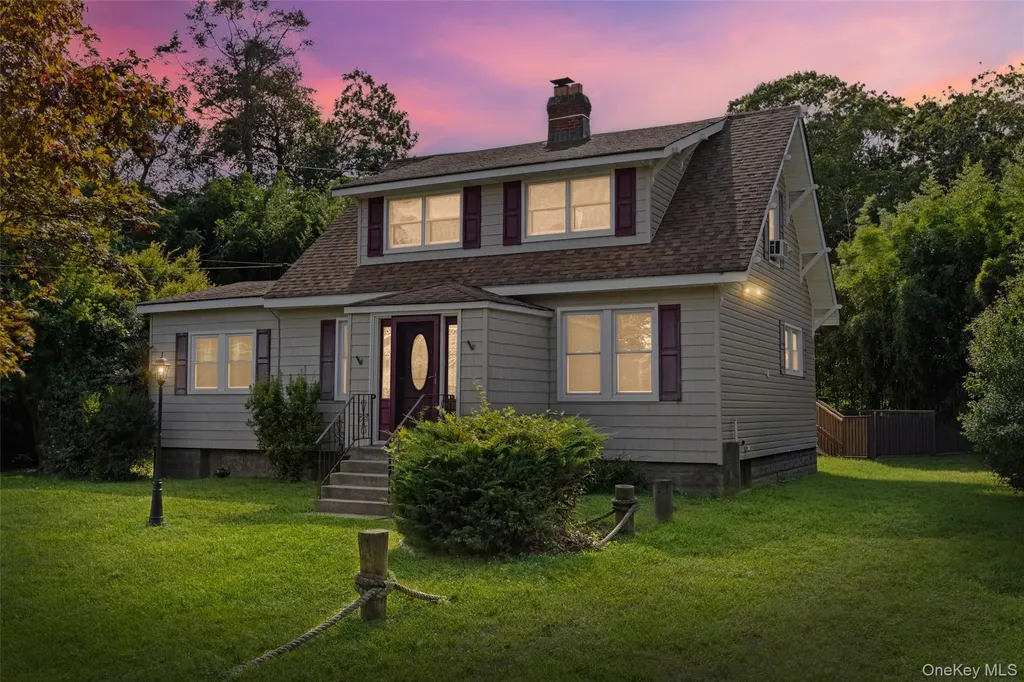 32 Whittier Drive Mastic Beach NY 11951