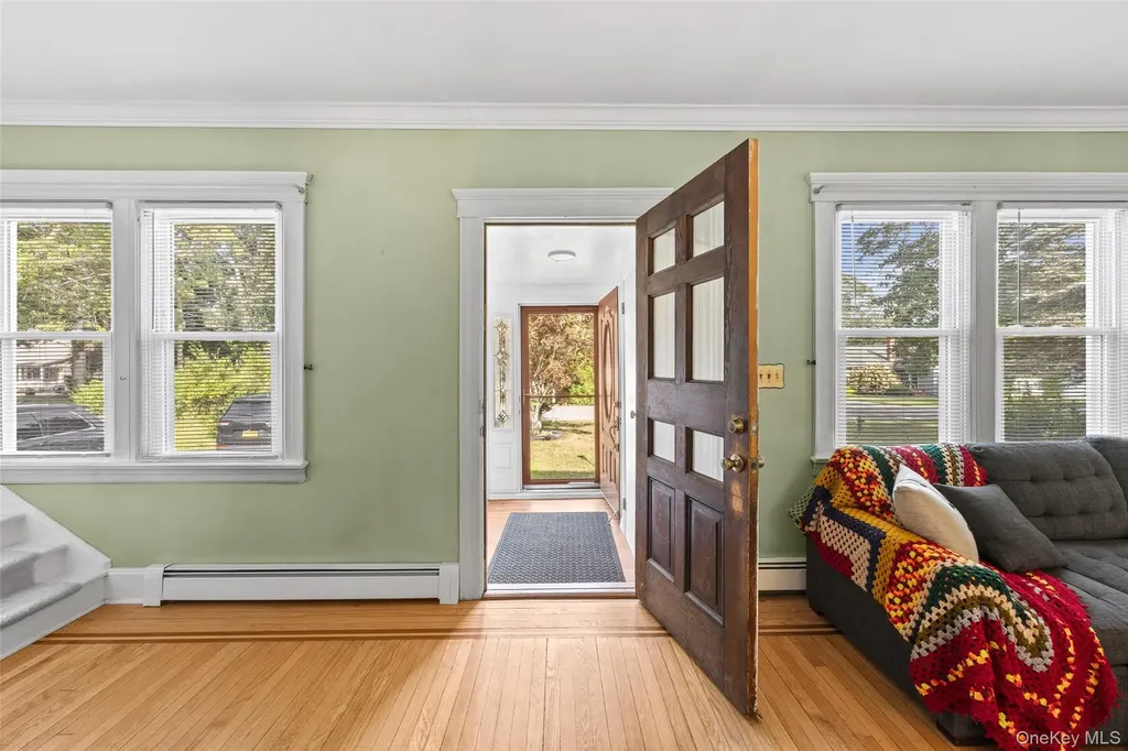 32 Whittier Drive Mastic Beach NY 11951