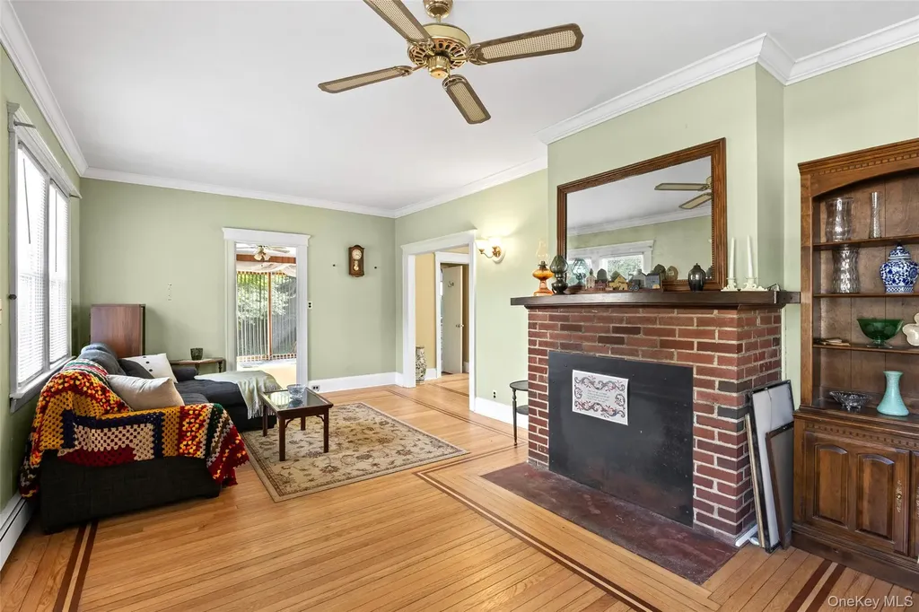 32 Whittier Drive Mastic Beach NY 11951