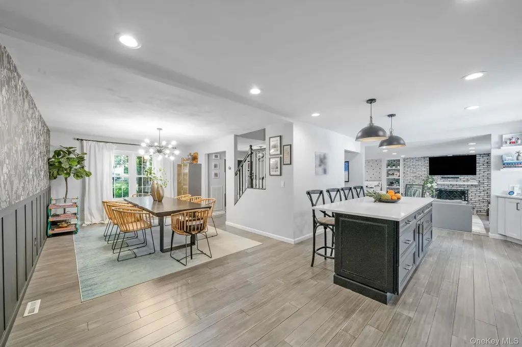 8 Leroy Court Commack NY 11725