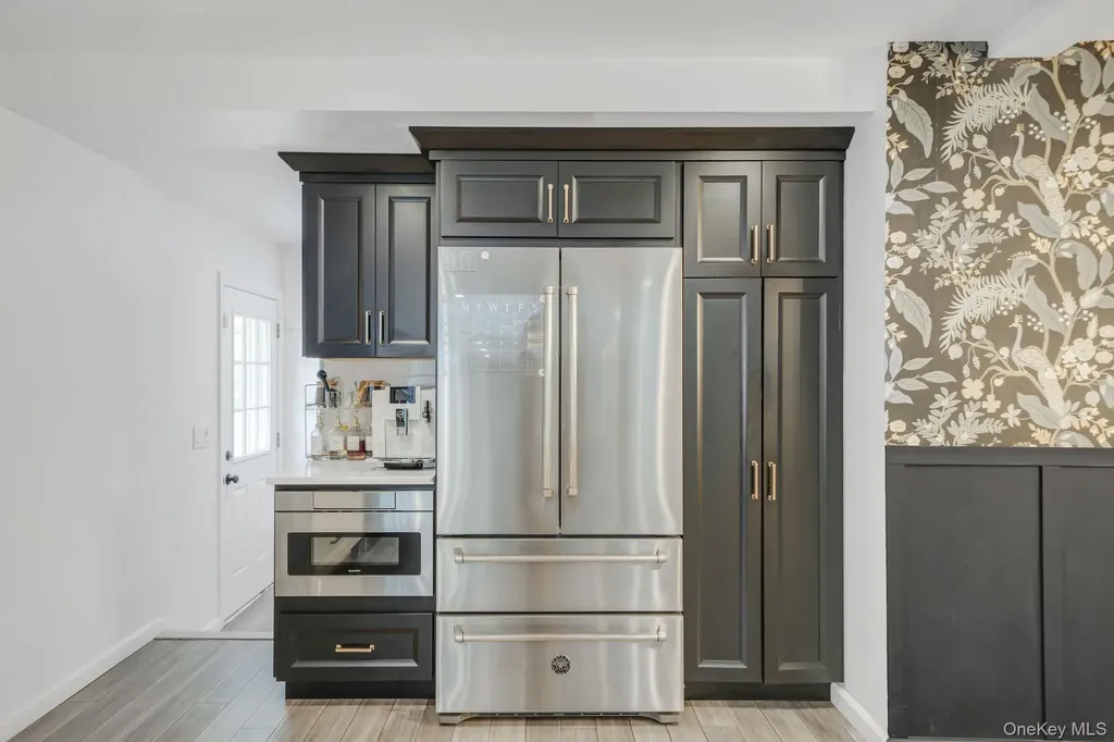 8 Leroy Court Commack NY 11725