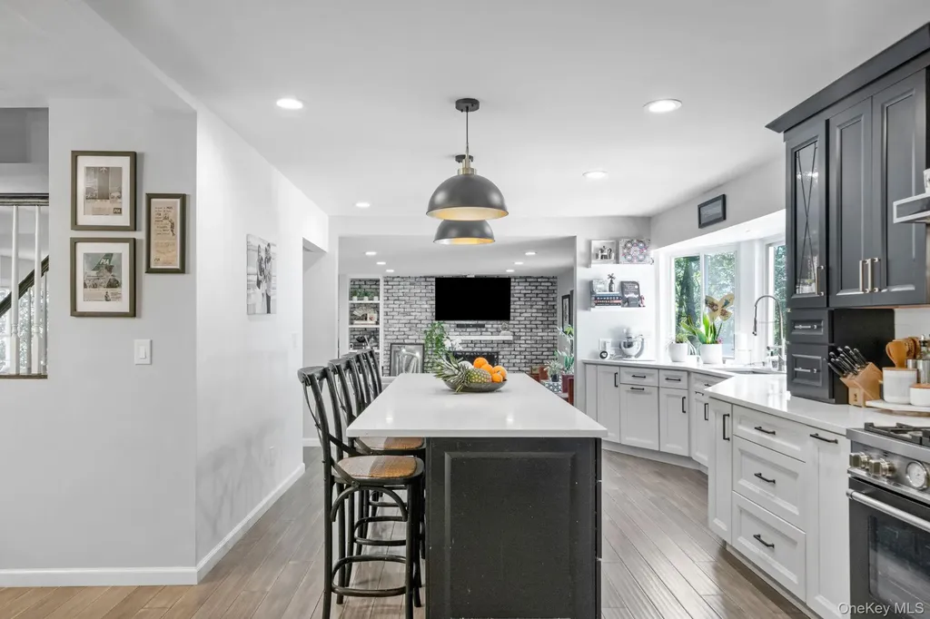 8 Leroy Court Commack NY 11725