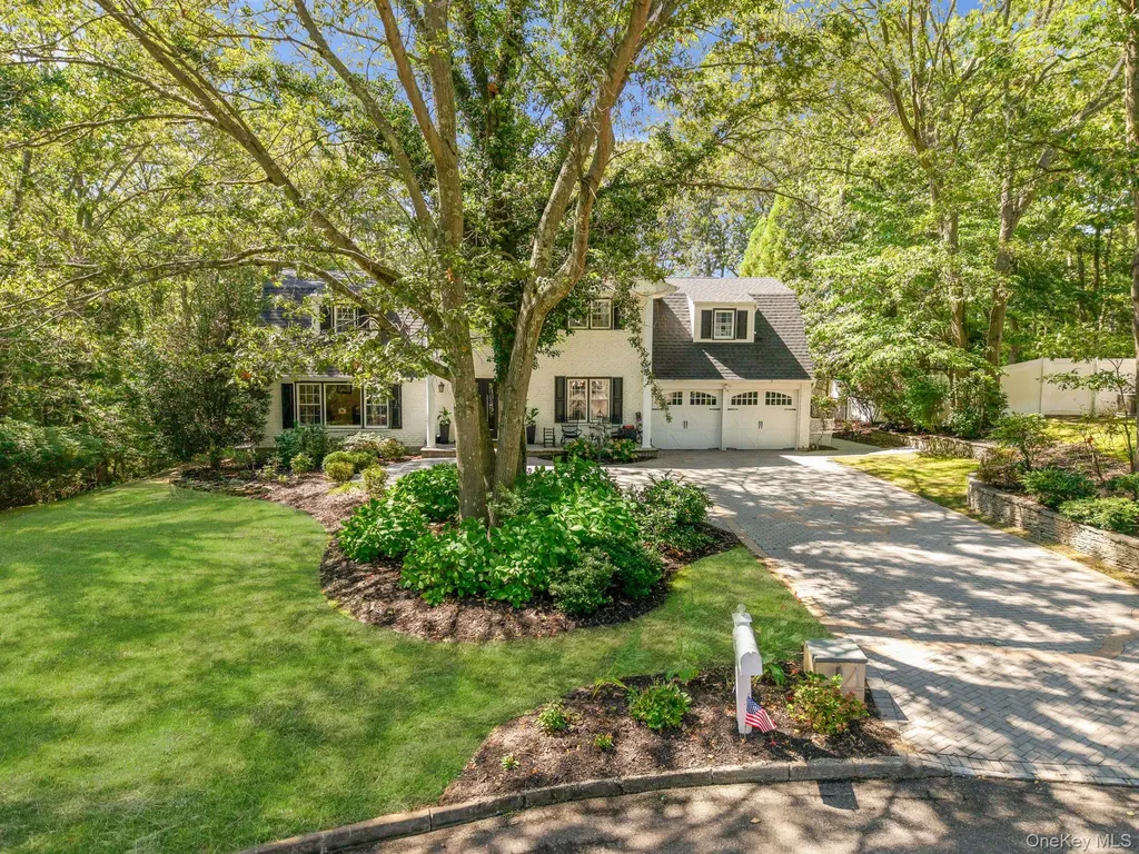 8 Leroy Court Commack NY 11725