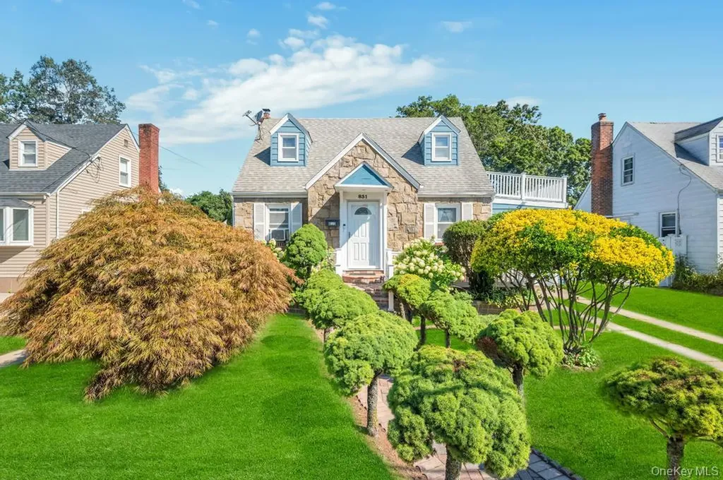 831 N William Street Baldwin NY 11510