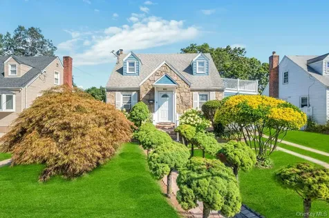 831 N William Street Baldwin NY 11510