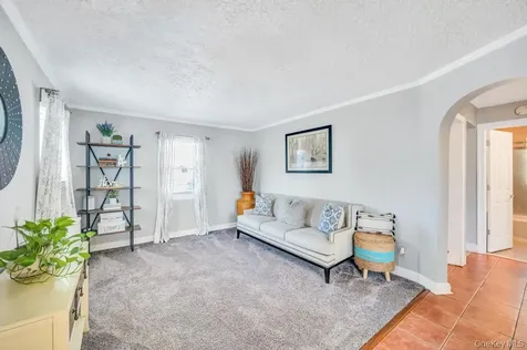 831 N William Street Baldwin NY 11510