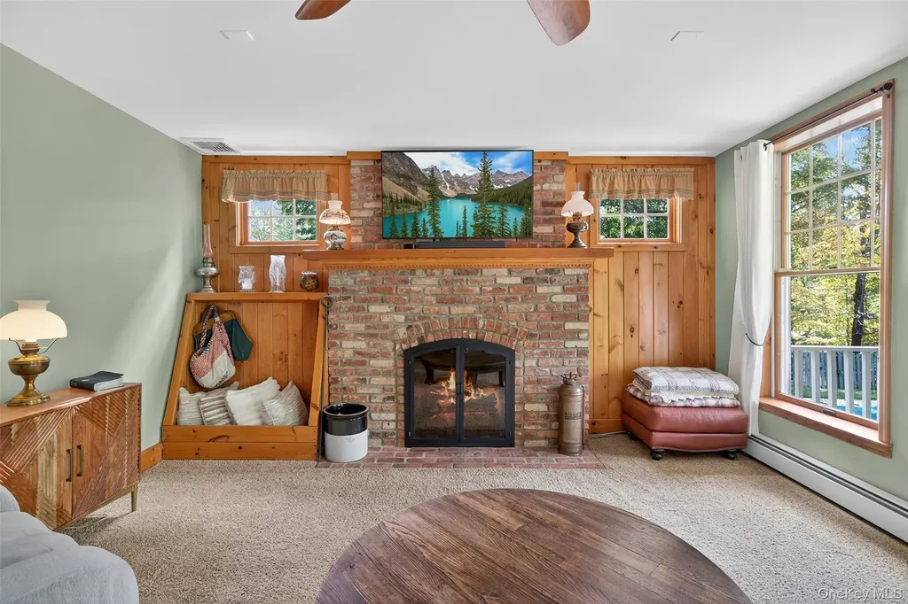 91 Eagle Valley Road Sloatsburg NY 10974