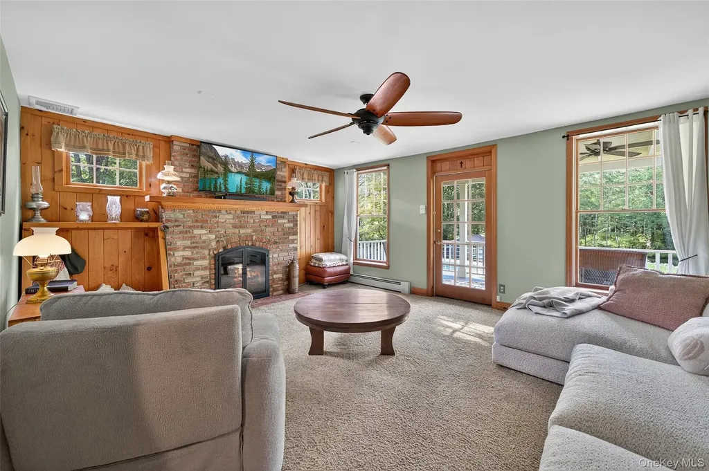 91 Eagle Valley Road Sloatsburg NY 10974