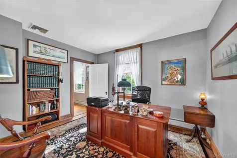 91 Eagle Valley Road Sloatsburg NY 10974