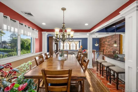 211 Washington Avenue Brentwood NY 11717