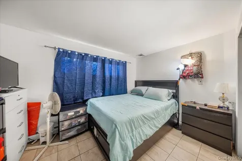 211 Washington Avenue Brentwood NY 11717