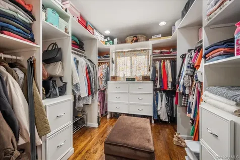 211 Washington Avenue Brentwood NY 11717