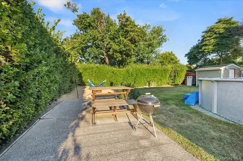 211 Washington Avenue Brentwood NY 11717