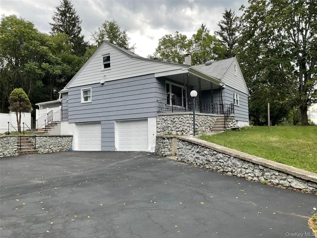 1168 County Route 12 New Hampton NY 10958