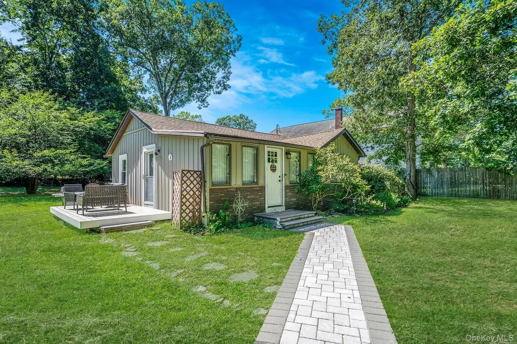 10 Community Road Coram NY 11727