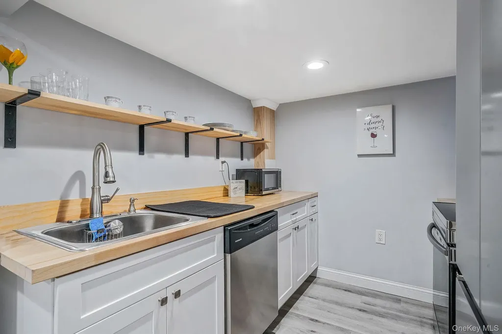 10 Community Road Coram NY 11727