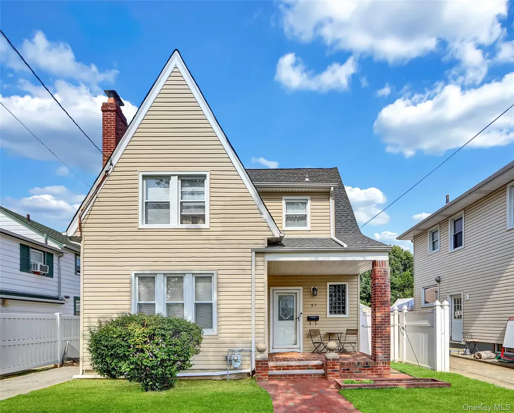 97 E Beverly Parkway Valley Stream NY 11580