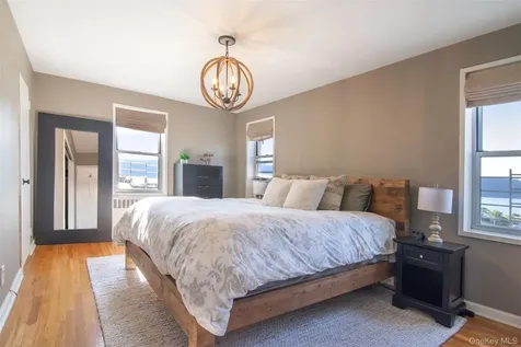 25 Sunnyside Drive Yonkers NY 10705