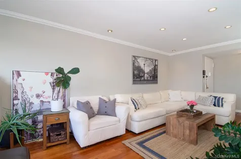 25 Sunnyside Drive Yonkers NY 10705