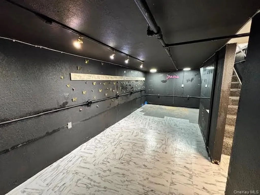3459 E Tremont Avenue Bronx NY 10465