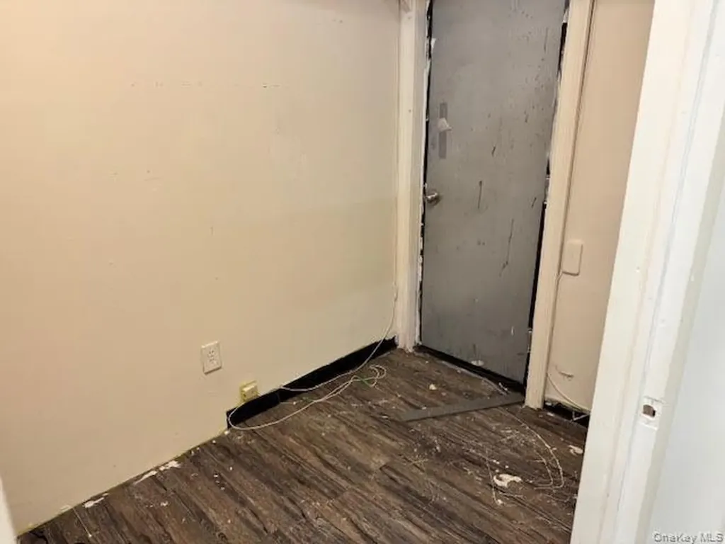3459 E Tremont Avenue Bronx NY 10465