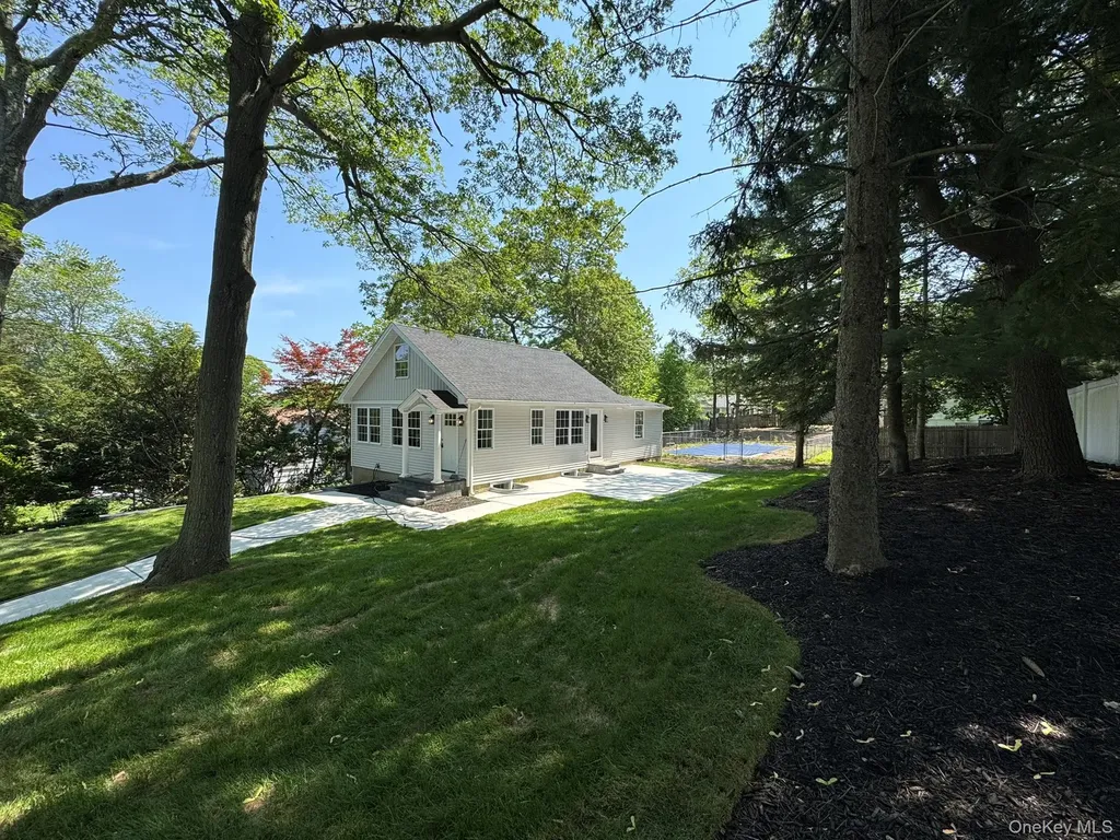 27 Evergreen Road Rocky Point NY 11778