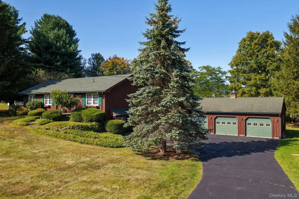 128 Hall Road Grahamsville NY 12740