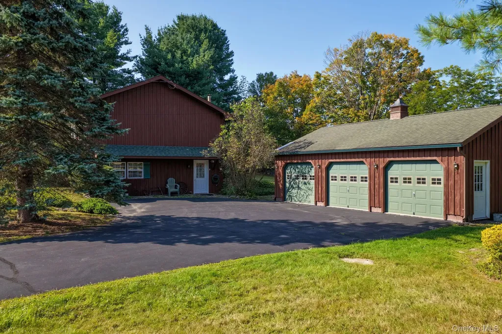 128 Hall Road Grahamsville NY 12740