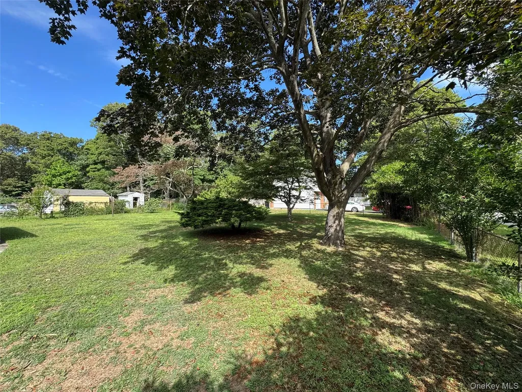 4 Olive Lane Shirley NY 11967