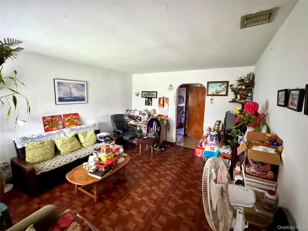 4 Olive Lane Shirley NY 11967