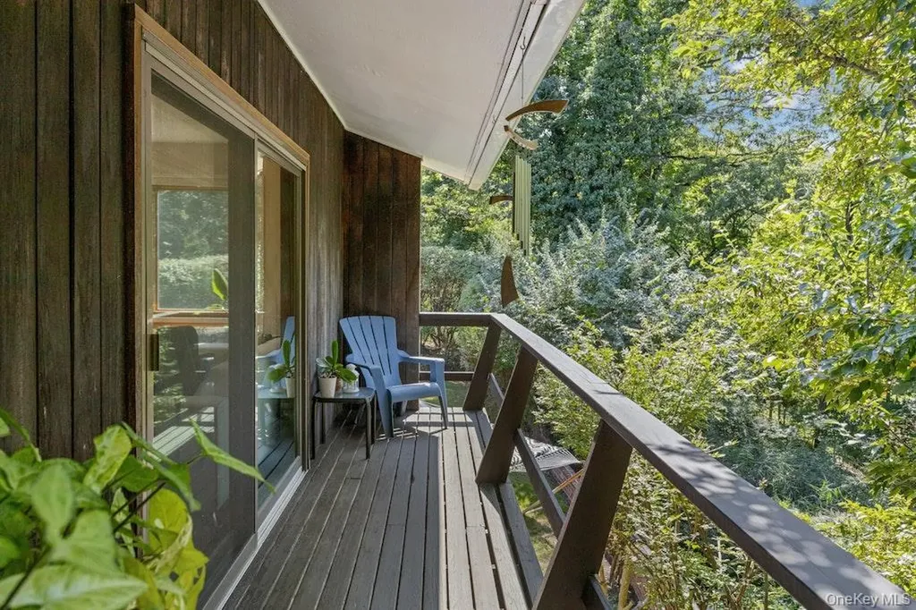 2 Buttermilk Falls Nyack NY 10960