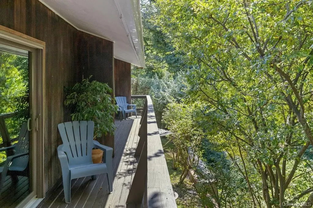 2 Buttermilk Falls Nyack NY 10960