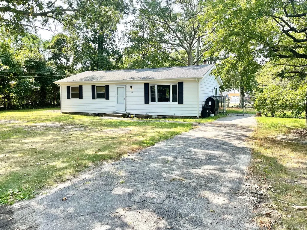 134 Longfellow Drive Mastic Beach NY 11951
