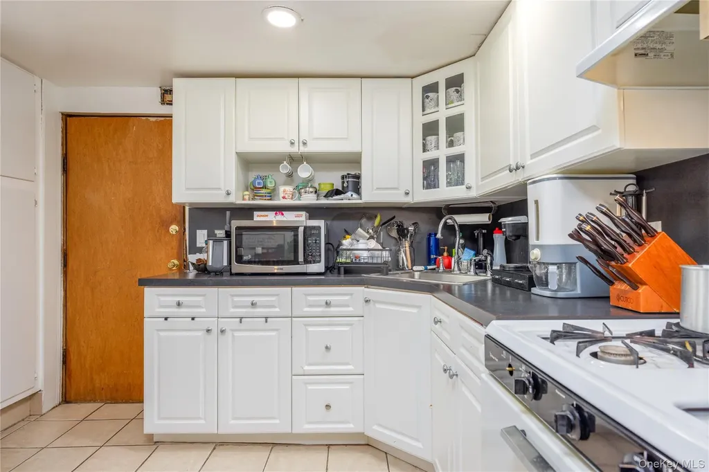249 N Macquesten Parkway Mount Vernon NY 10550