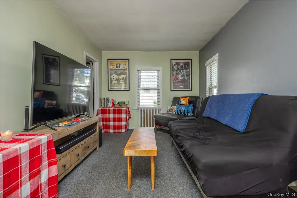 249 N Macquesten Parkway Mount Vernon NY 10550