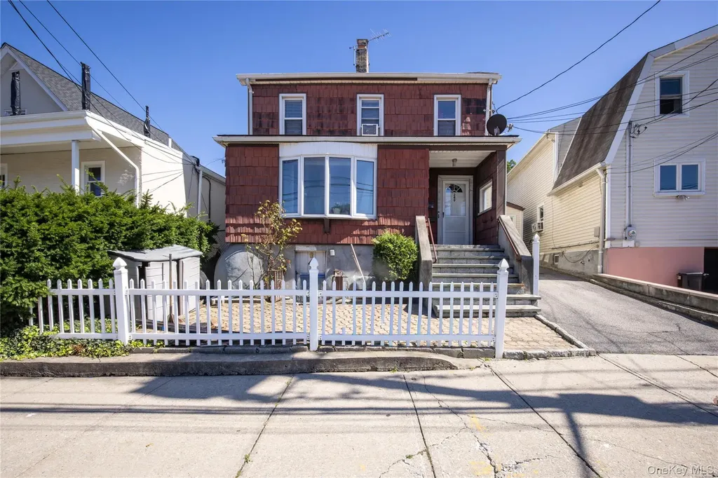 249 N Macquesten Parkway Mount Vernon NY 10550