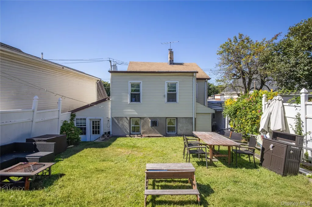 249 N Macquesten Parkway Mount Vernon NY 10550