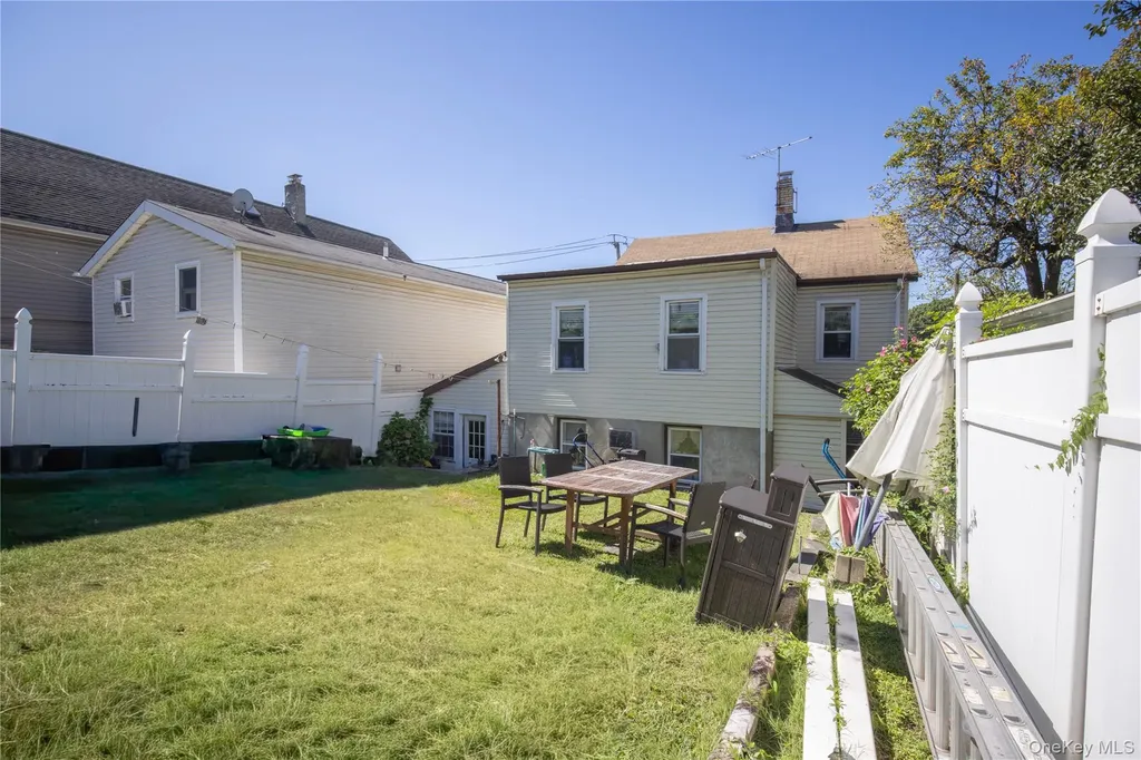249 N Macquesten Parkway Mount Vernon NY 10550