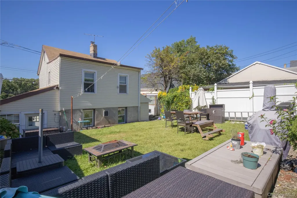 249 N Macquesten Parkway Mount Vernon NY 10550