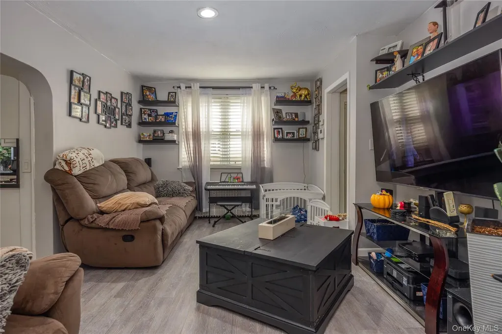 249 N Macquesten Parkway Mount Vernon NY 10550