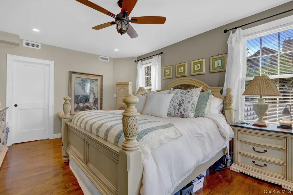 2325 Centre Avenue Bellmore NY 11710