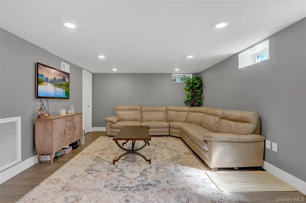 2325 Centre Avenue Bellmore NY 11710