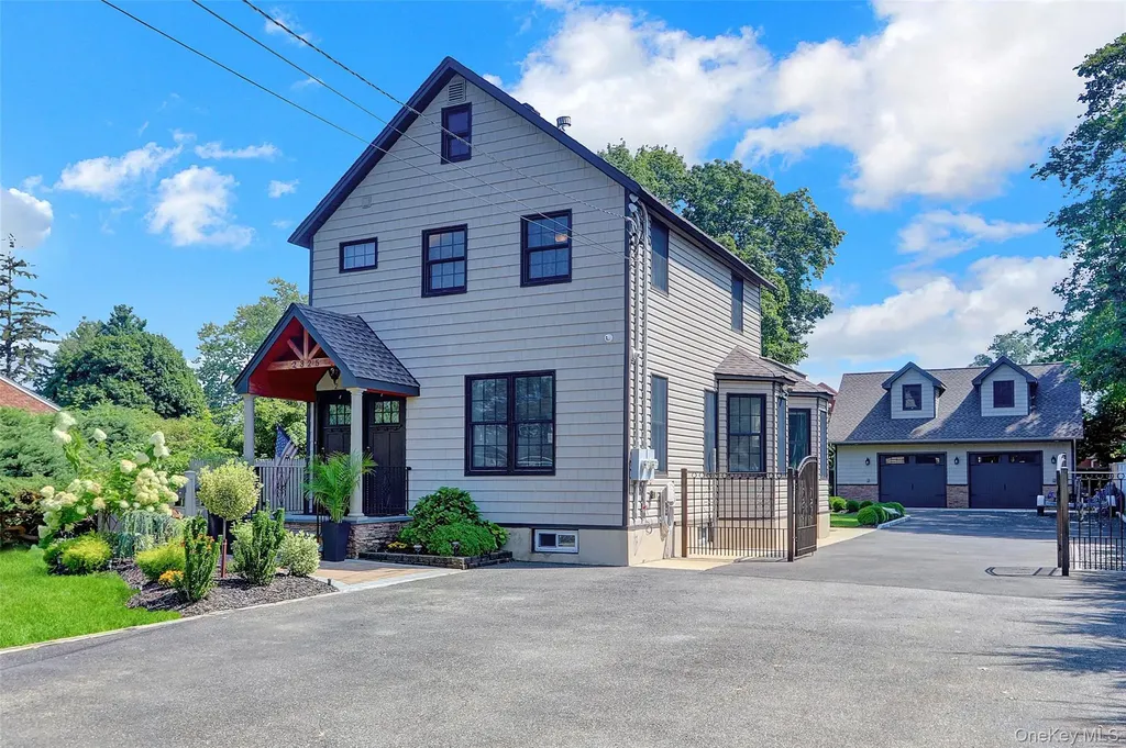 2325 Centre Avenue Bellmore NY 11710