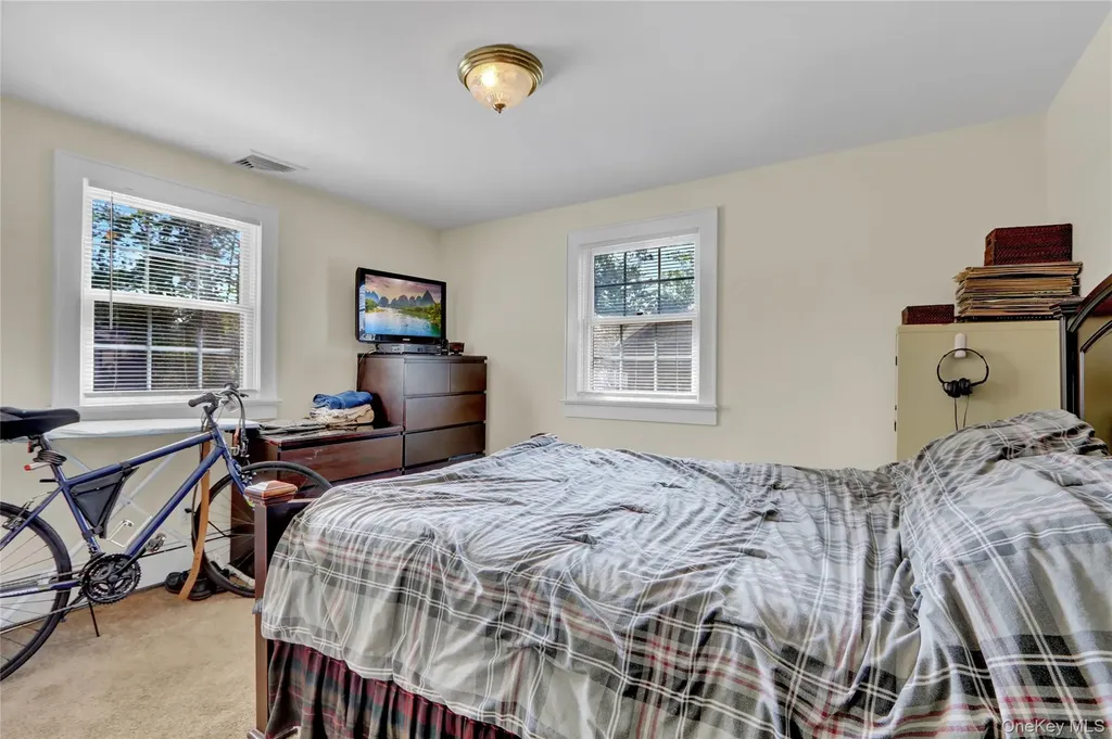 2325 Centre Avenue Bellmore NY 11710