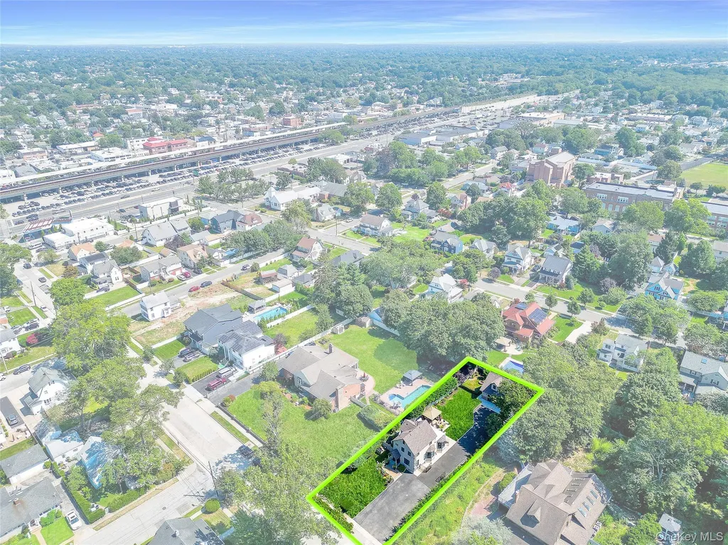 2325 Centre Avenue Bellmore NY 11710
