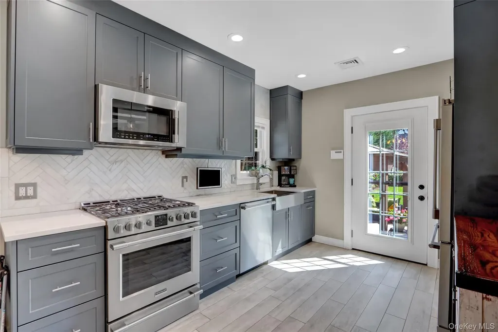 2325 Centre Avenue Bellmore NY 11710
