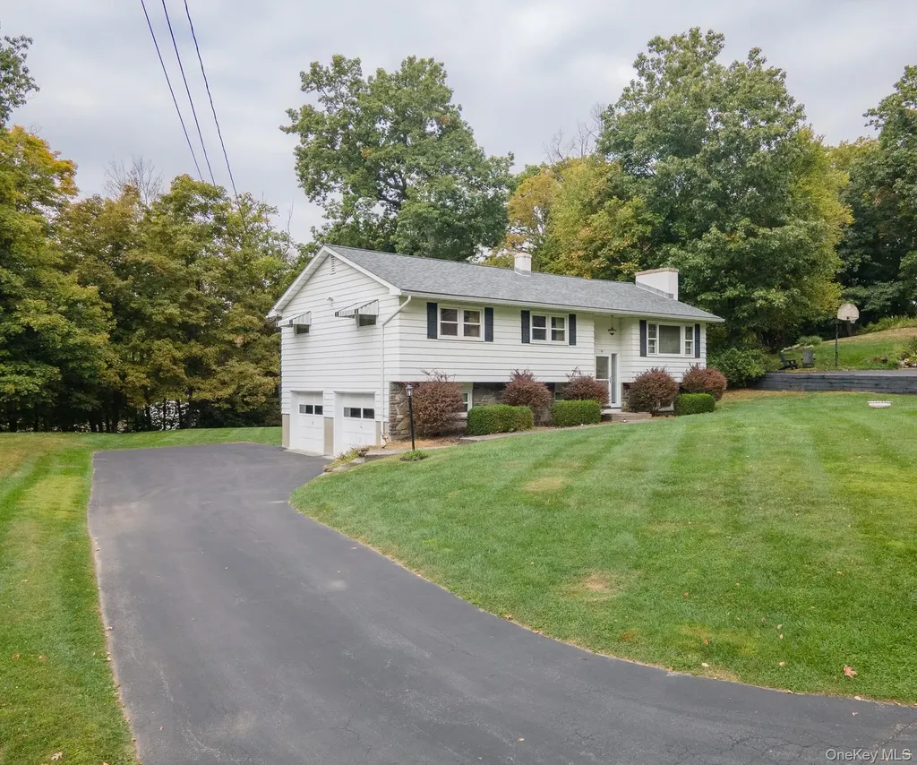 30 Richard Road Hyde Park NY 12538
