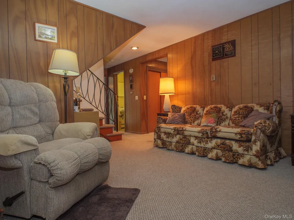 30 Richard Road Hyde Park NY 12538