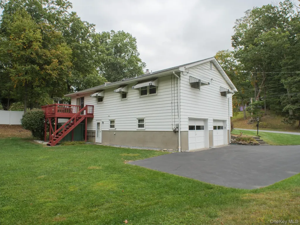 30 Richard Road Hyde Park NY 12538