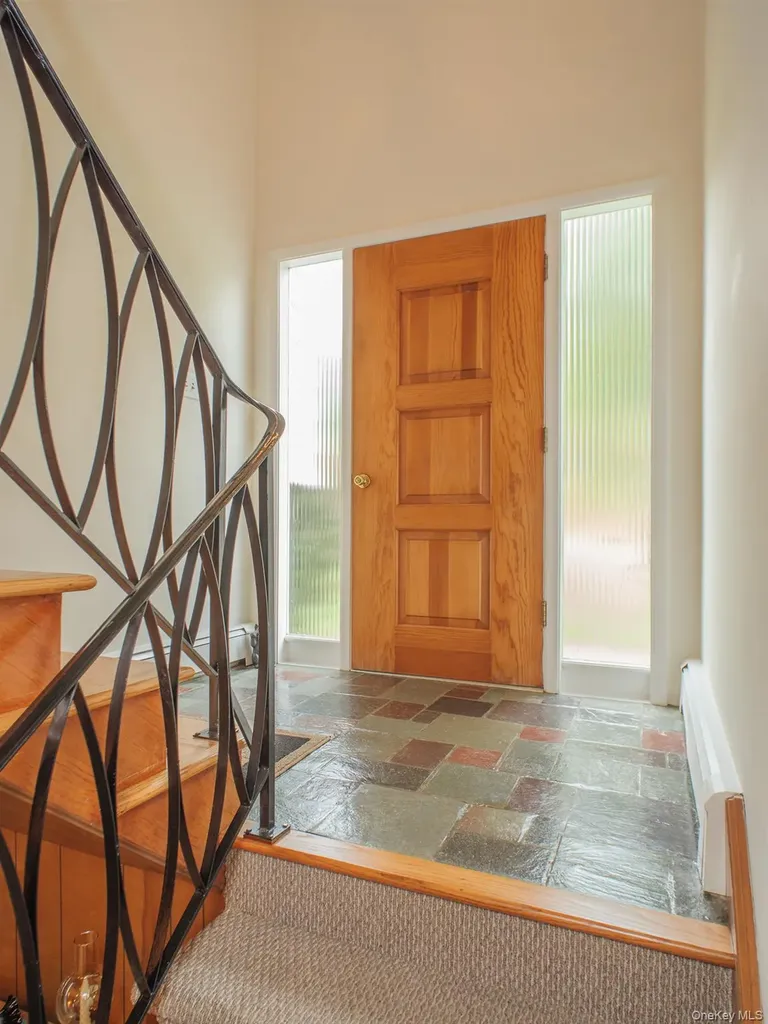 30 Richard Road Hyde Park NY 12538